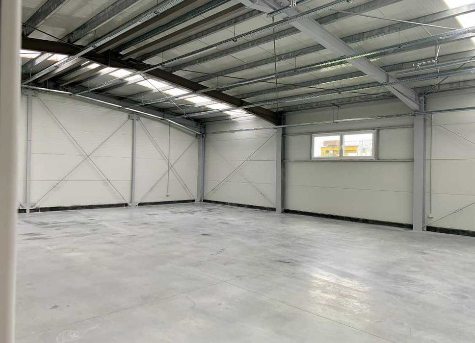 Vând hală pe structură metalică 12m lățime x 26m lungime x 4m înălțime