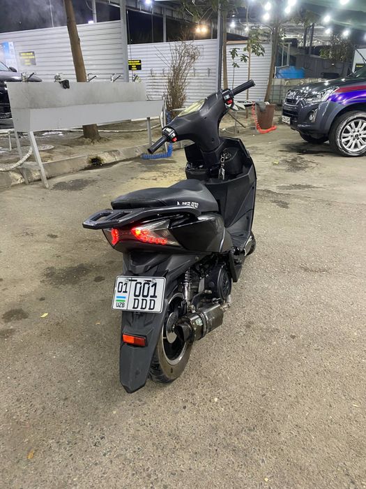 Skuter sotiladi srochno motor