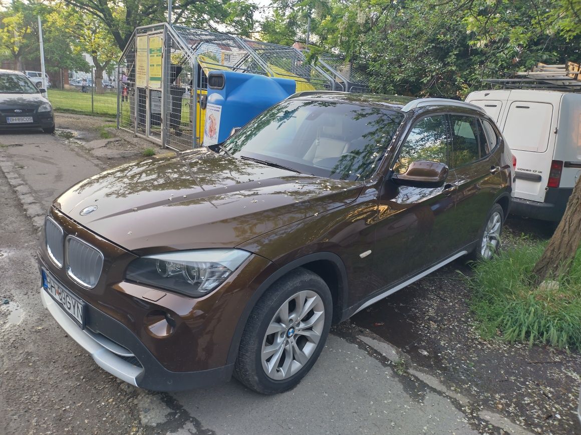 Vând BMW  X1 2.0 D 205 cp