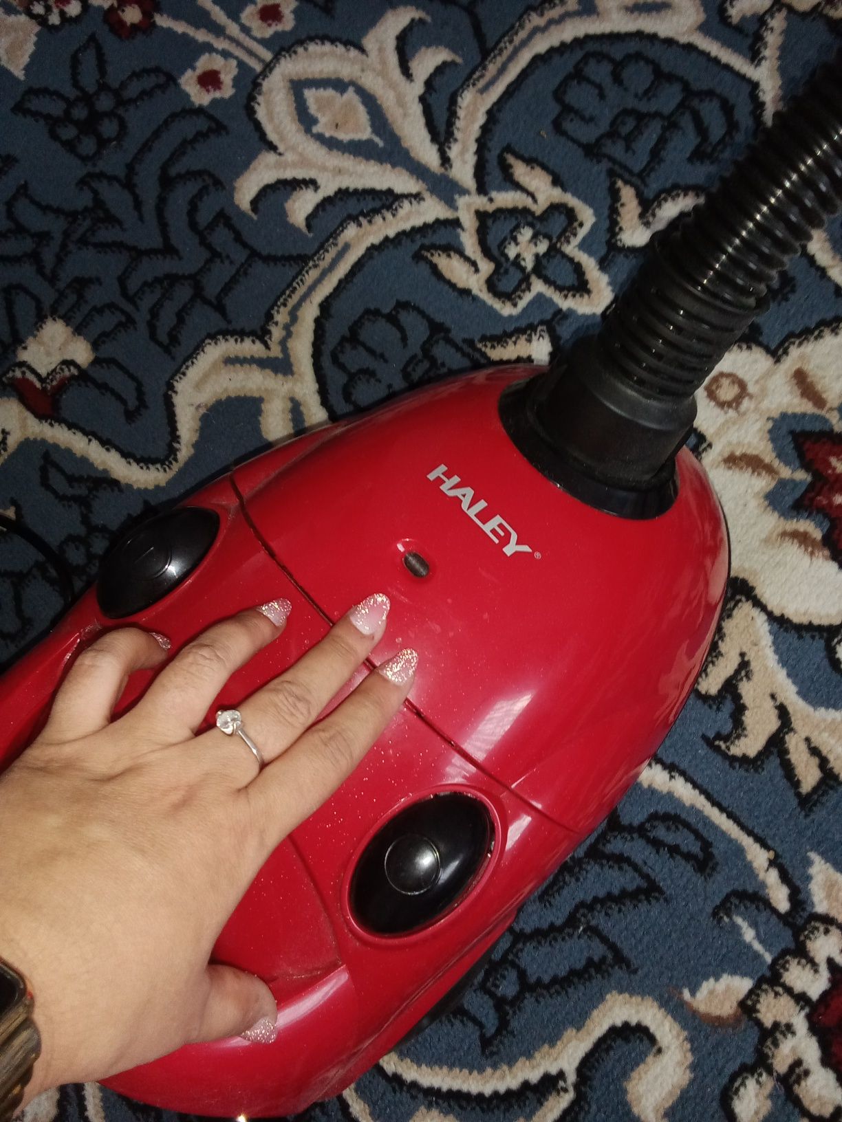 Продам пылесос HALEY