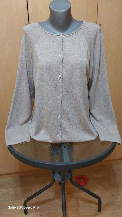 кашмирена жилетка CULTUPE.70%кaшмир.Размер XL.