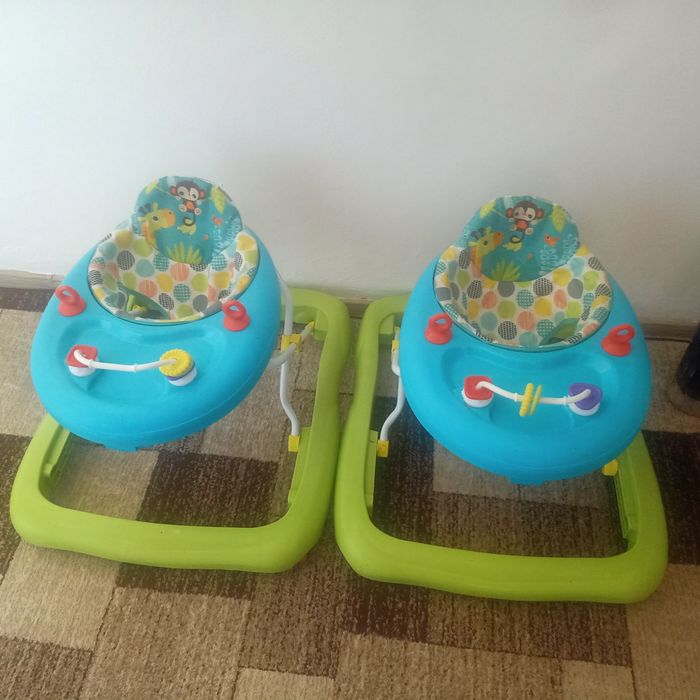 Vând rotobil pentru copii  2 buc