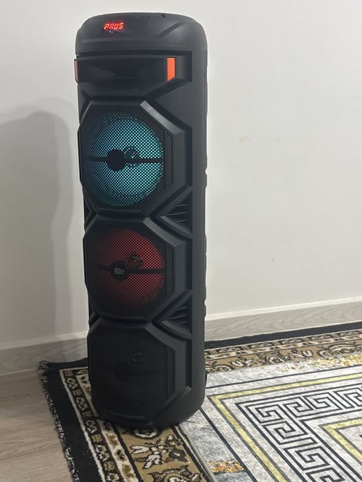 Прадается калонка с микрафонам. Состаяния отличная