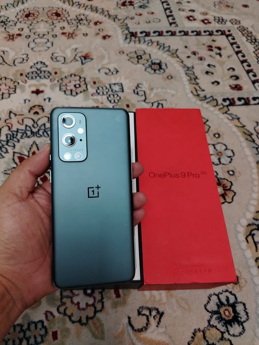 One plus 9 pro 5G 12 +256