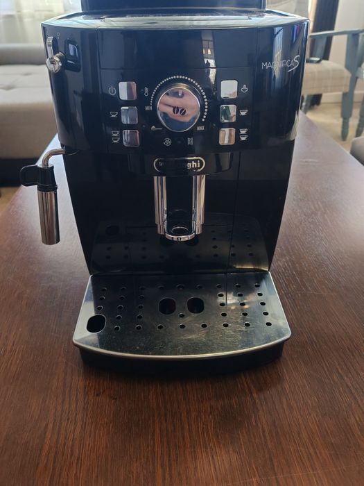 Vând Expresor DeLonghi Magnifica S
Delonghi Magnifica S 
Funcționează