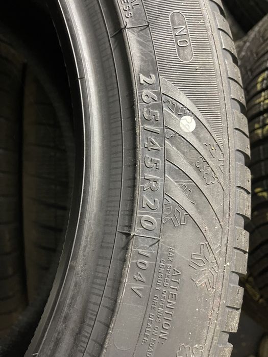 4 anvelope Noi Dunlop 265/45/20