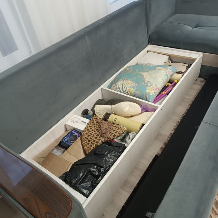 Продам диван угловой в отличном состоянии