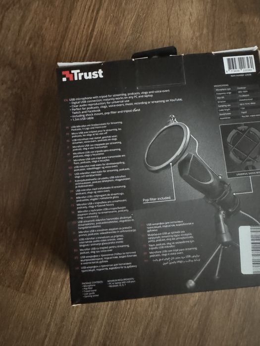 Микрофон Trust Mantis и стойка за микрофон