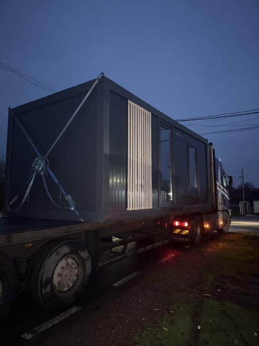 Container cu vitrina si riflaje de lemn livrare in toata romania