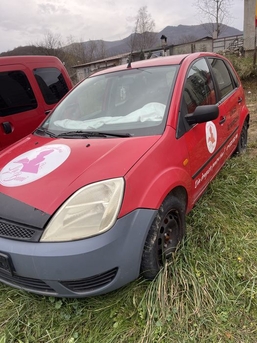 Se vinde ford fiesta