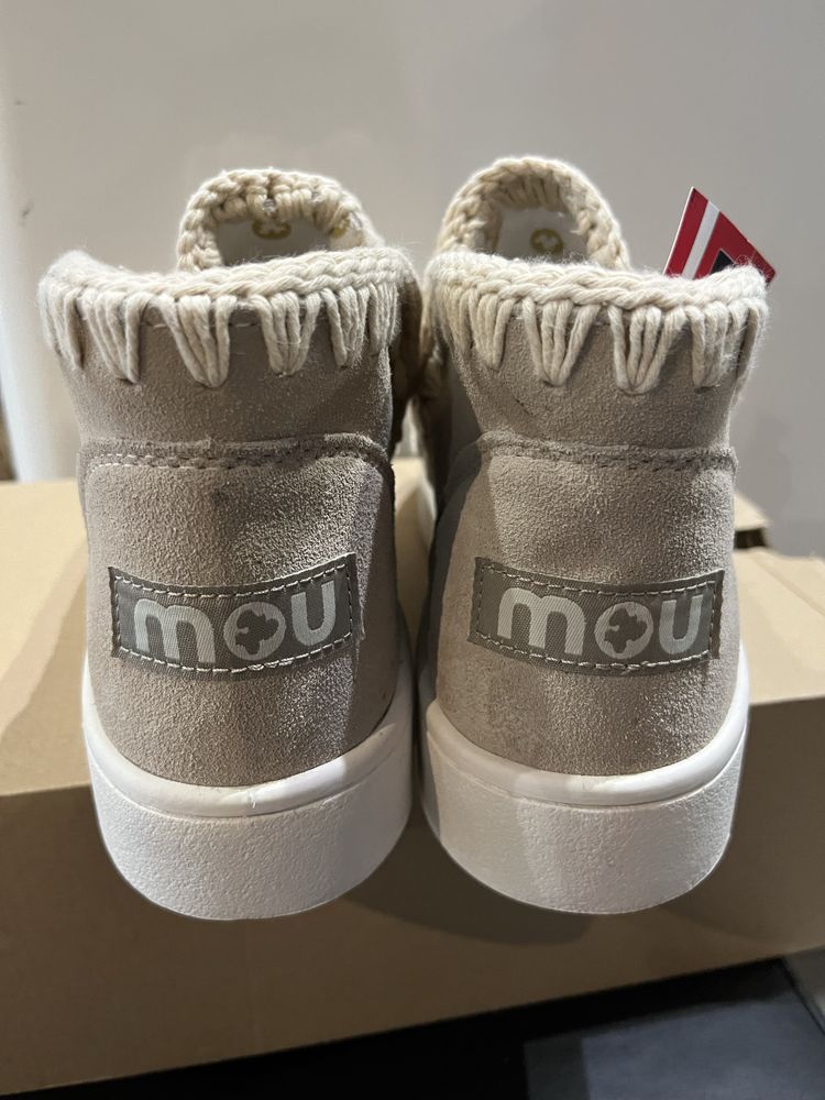 Оригинални Mou