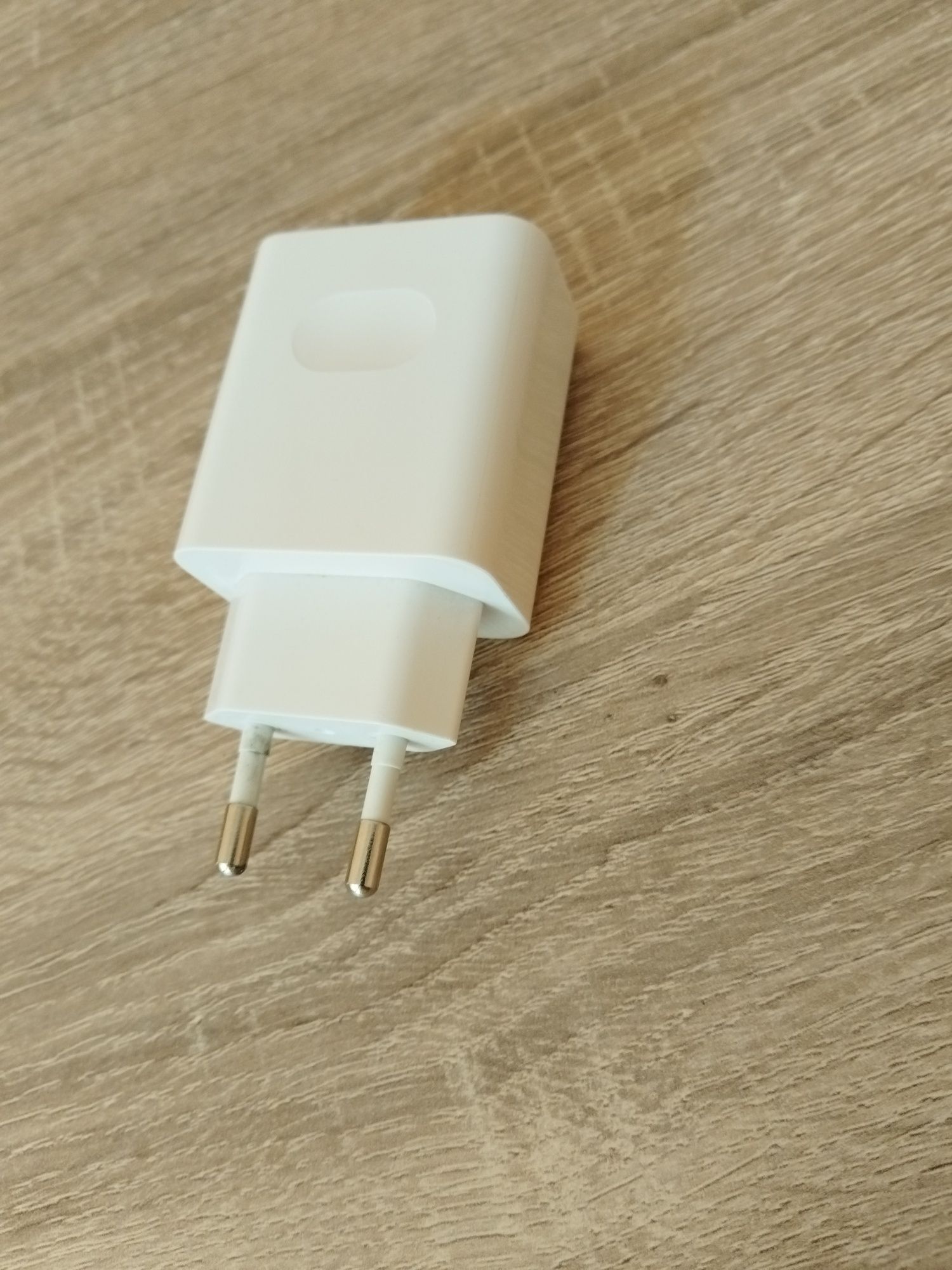 Huawei SuperCharge адаптер