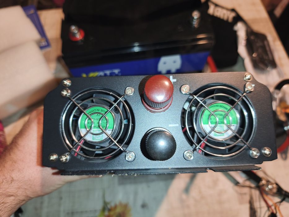 Инвертор чиста синосуида 12v/230v 2/4кв