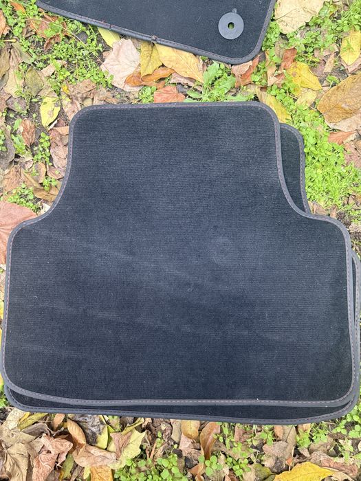 Оригинални мокетни стелки за Skoda Octavia 3