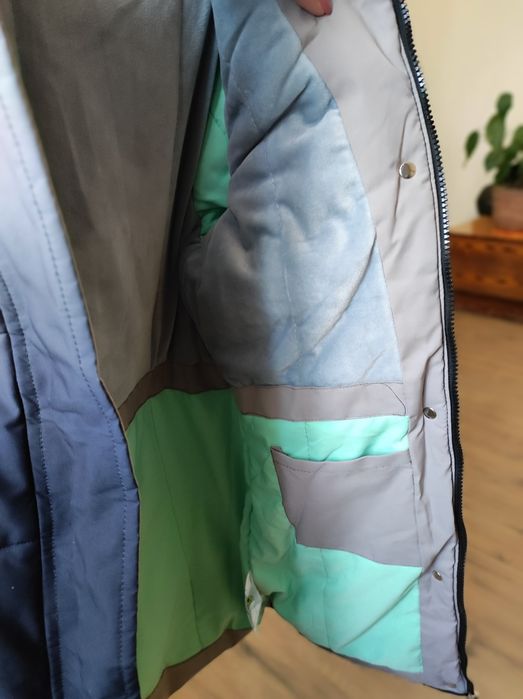 Зимняя куртка подростковая в отличном состоянии. Теплая. 164 р-р