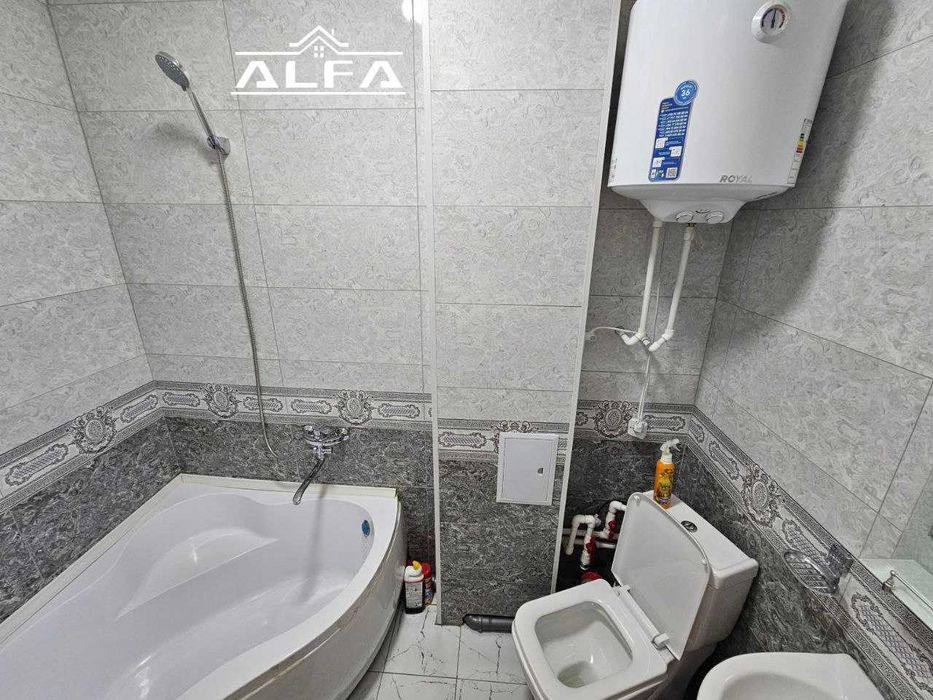 Buxoroda kvartira sotiladi 2 xonali 60m² 3-qavat.