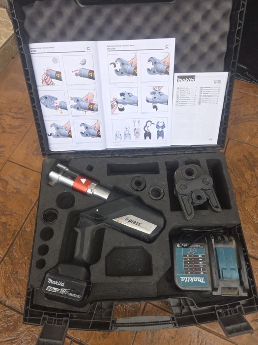 Presa hidraulica de sertizare aproape noua adusa di begiea are 16. 20.