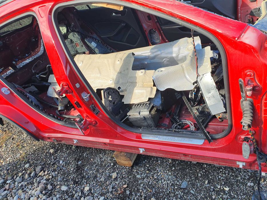 Prag stanga dreapta Mercedes GLA 250 X156 2018