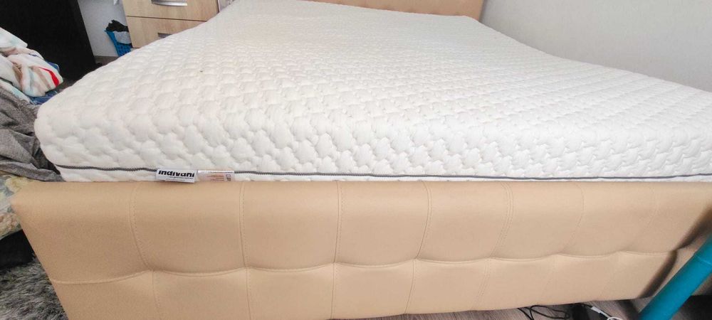 Pat tapițat 160x200 + saltea