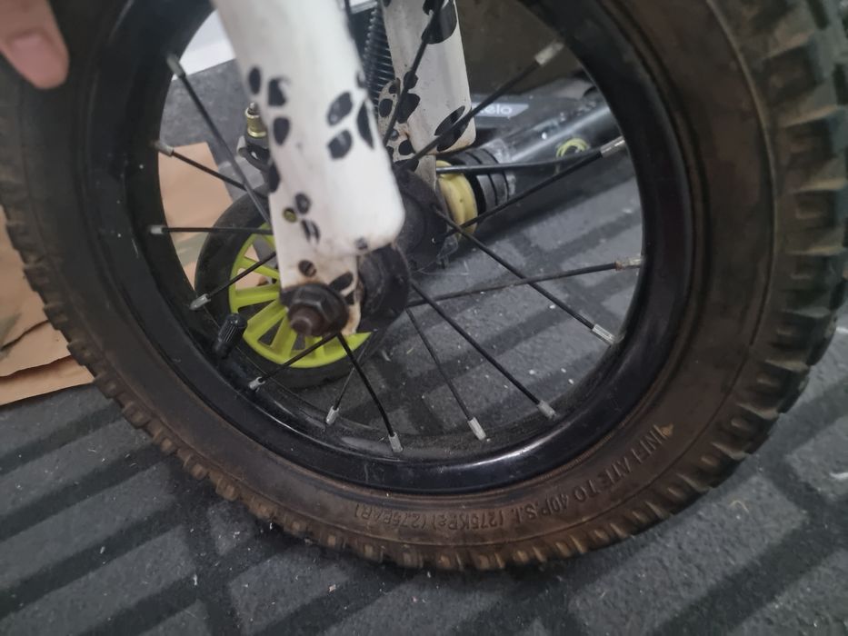 Bicicleta copii roti 12