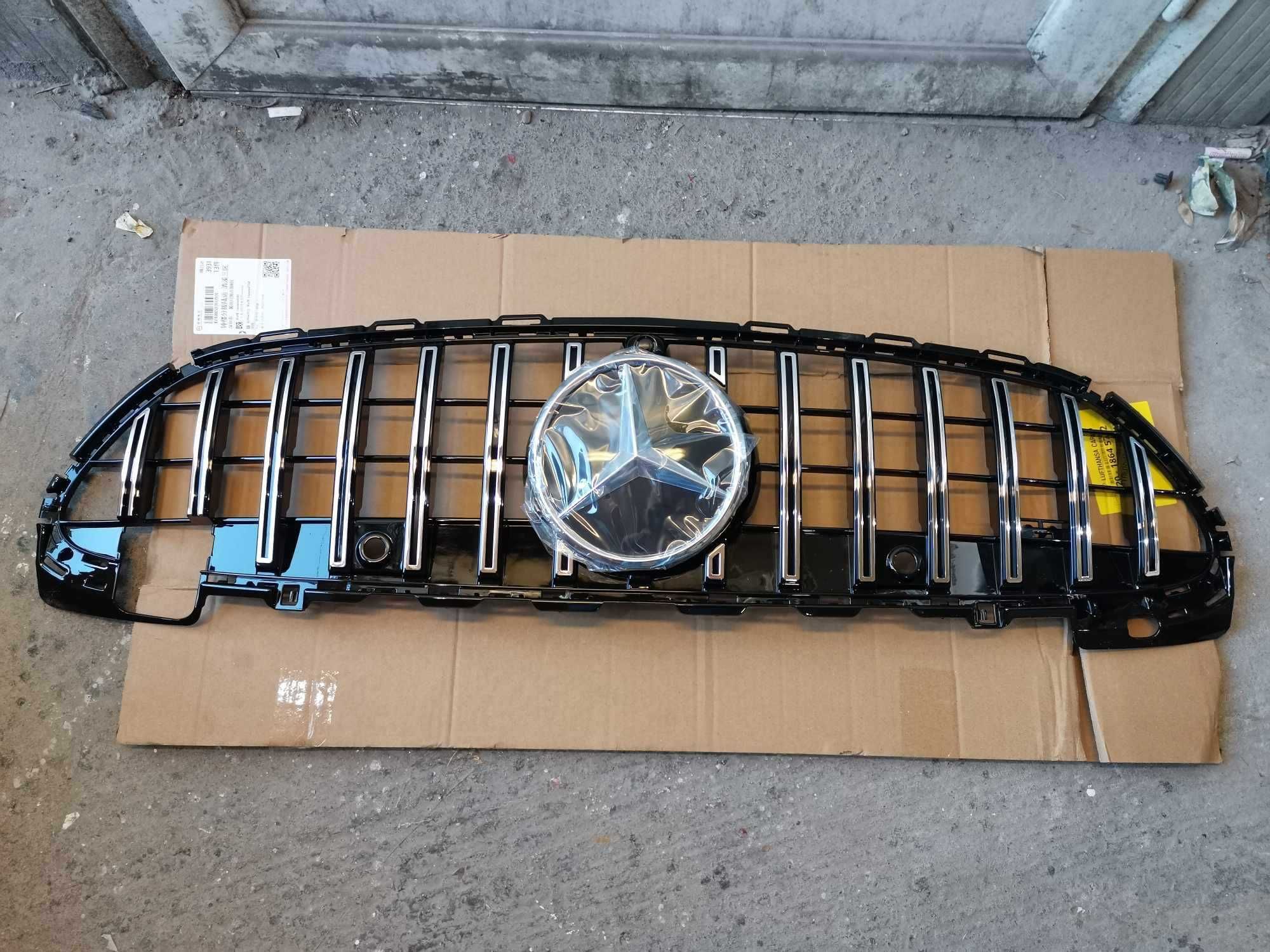 Предна сребристa решетка Panamericana за Mercedes W206 C-Class