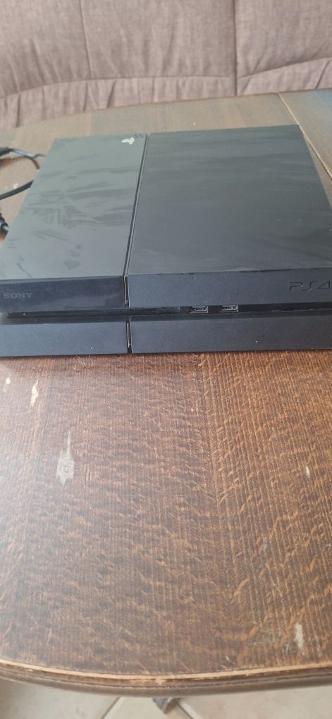 Playstation 4 ps4 плейстейшън с нови части и игри