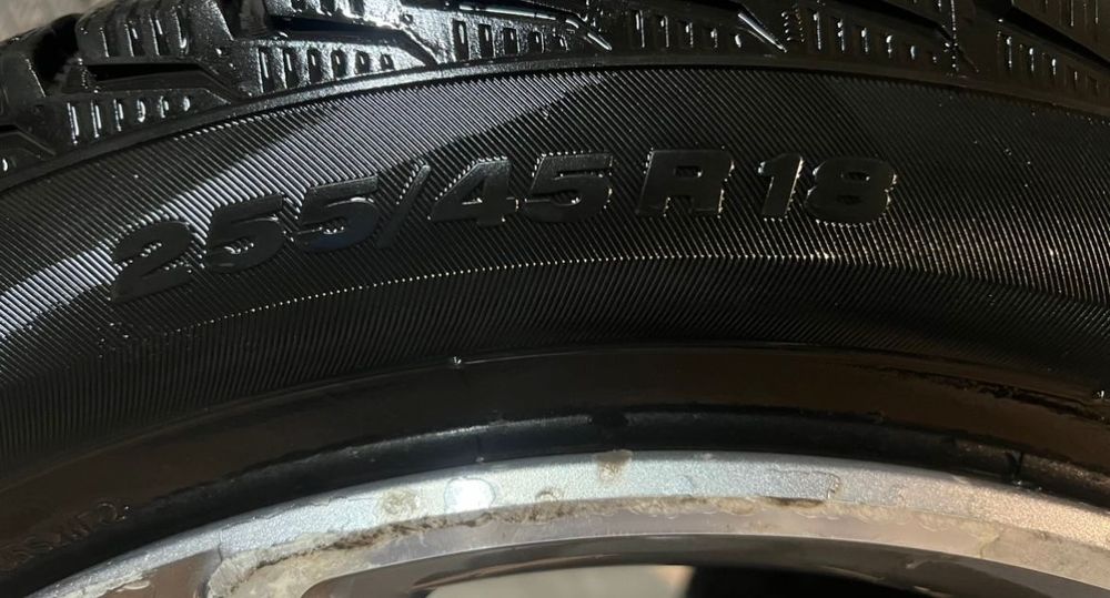 Шины с дисками комплект