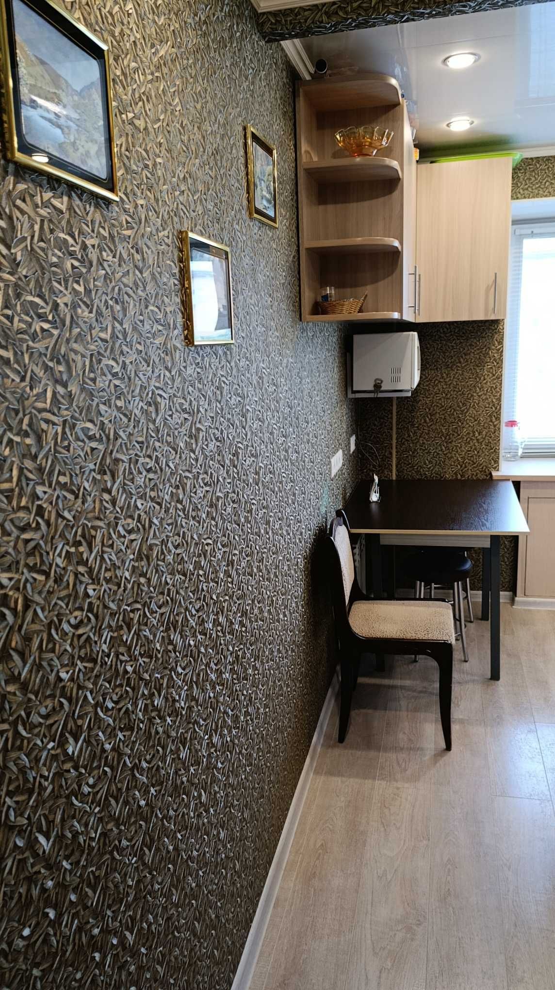 Продам 3х-комнатную кв. на Уалиханова 29.