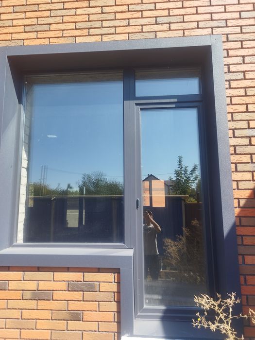 Продам балконный блок размер 2*220 в сборе.3-ой стеклопакет