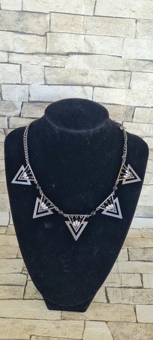 Бижута-колиета .