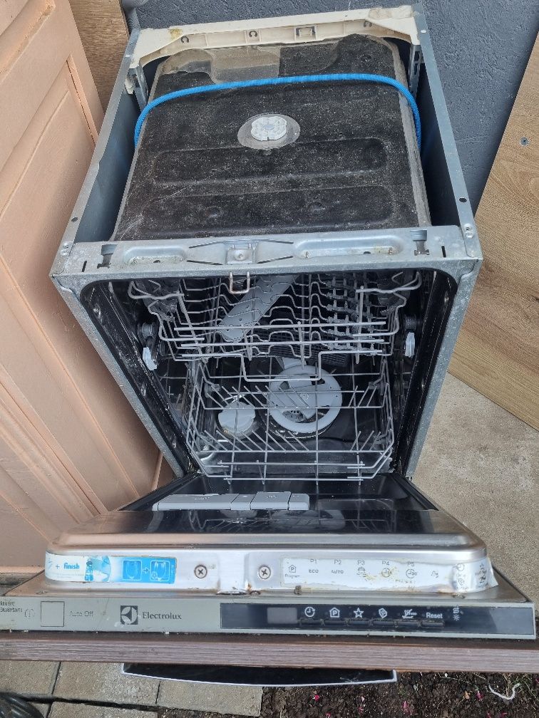 Masina spalat vase Electrolux