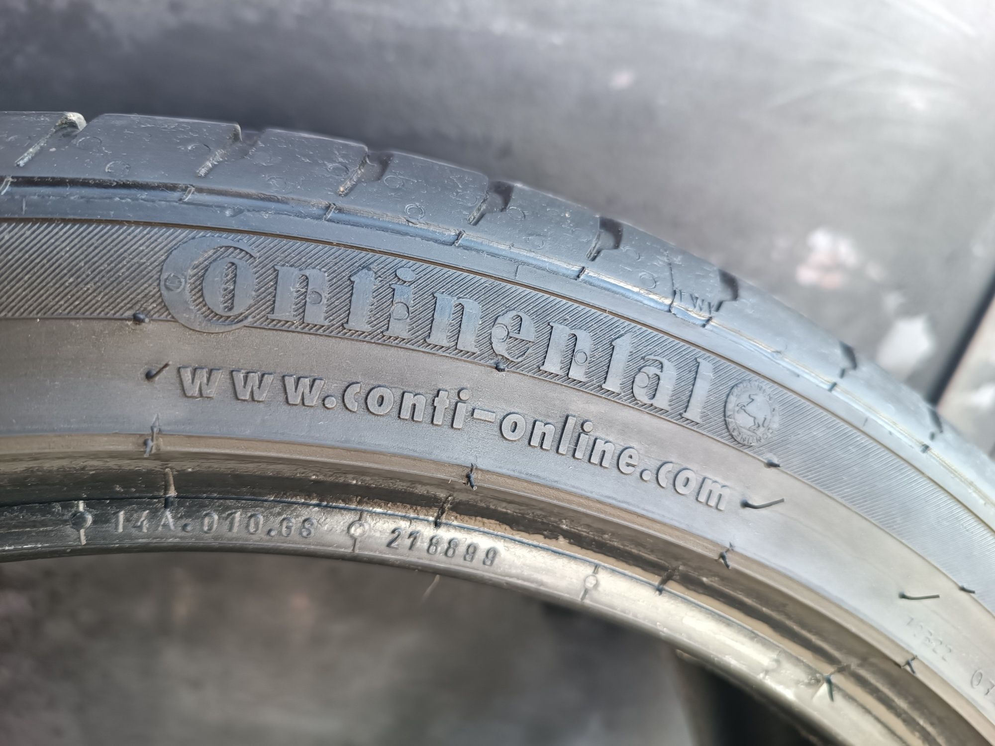 215/40/17 Continental