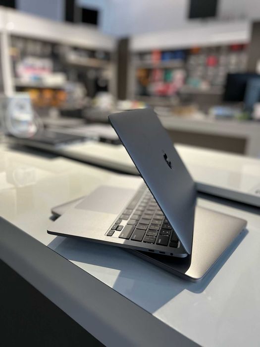 Apple MacBook Retina 13" Touch Bar A-2251-2020 i7-1068ng7-16gb-512ssd