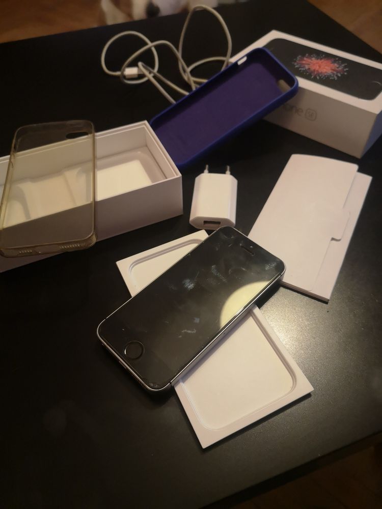 iphone SE първа генерация
