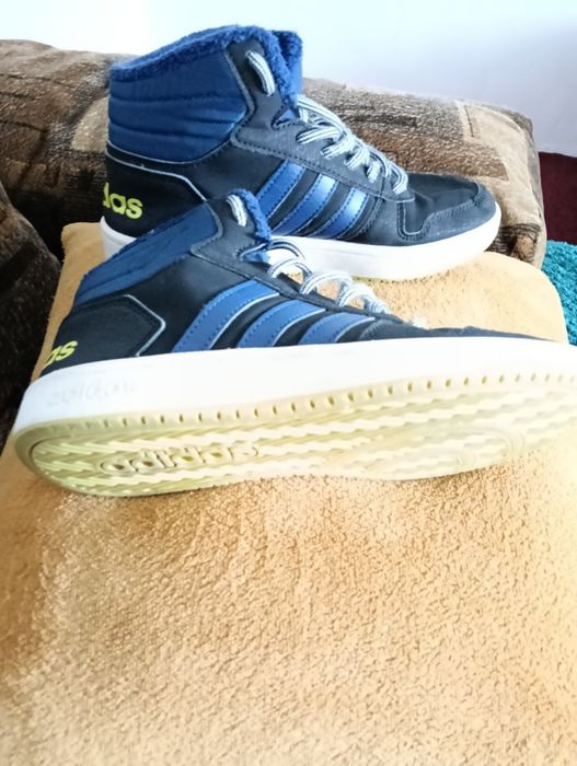 Vând Ghete adidas