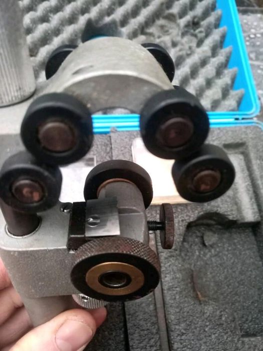 unealtă pentru decojirea stratului semiconductiv