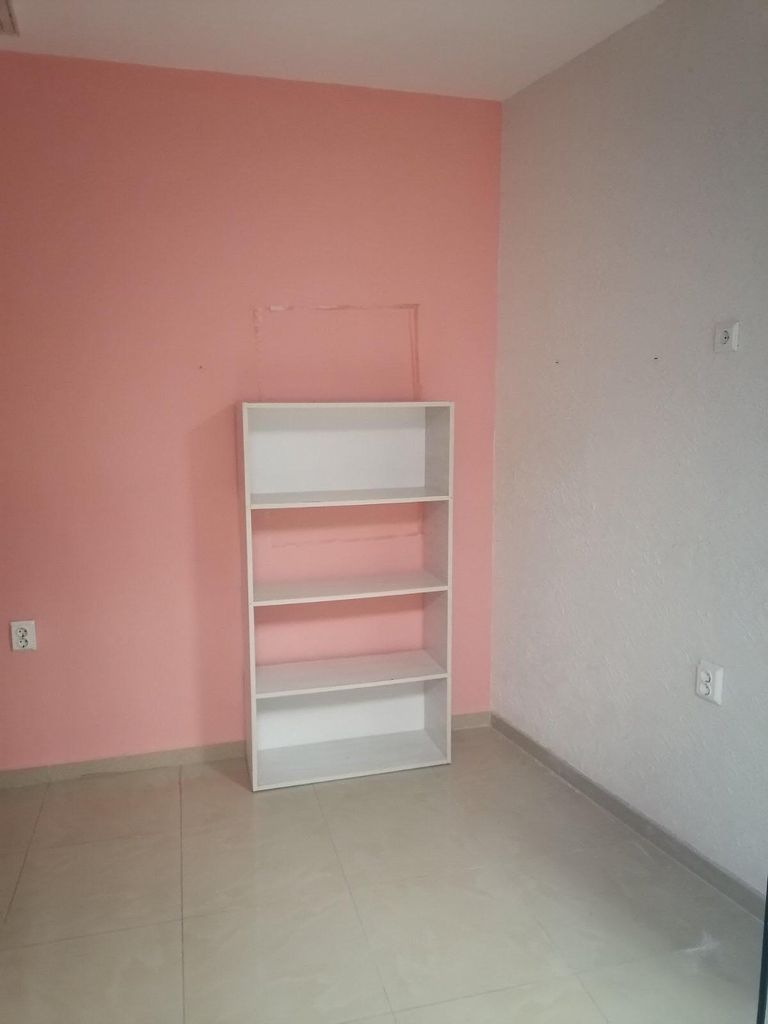 Дава се под наем Магазин в Бургас, Меден рудник - зона В - 17 кв.м за 91.8 € - Снимка #1
