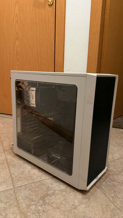 Компютър и монитор