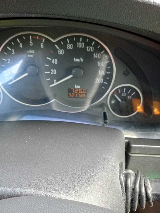 Vand autoturism Opel Meriva bine intretinut!