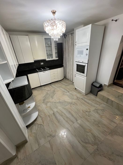 Proprieter vand penthouse ultracentral pe 2 nivele cu scara interioara