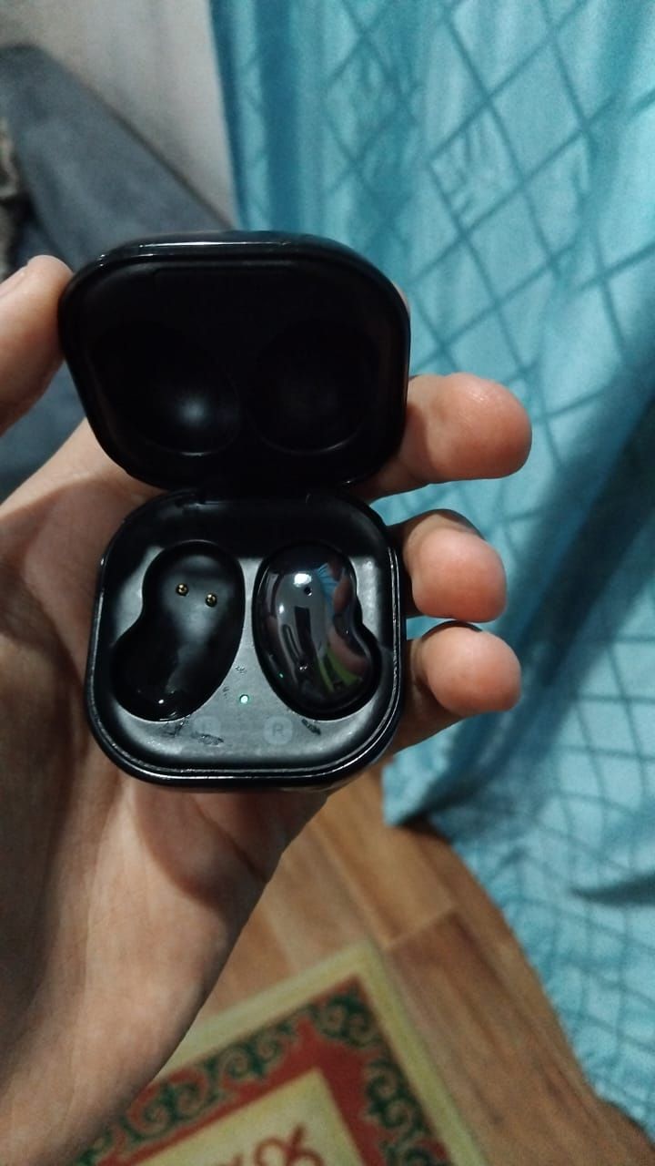 Продам или обмен наушники Galaxy Buds Live