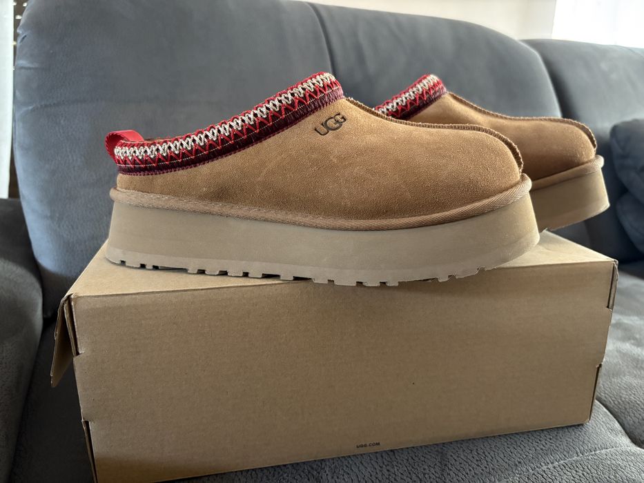 UGG Tazz impecabili