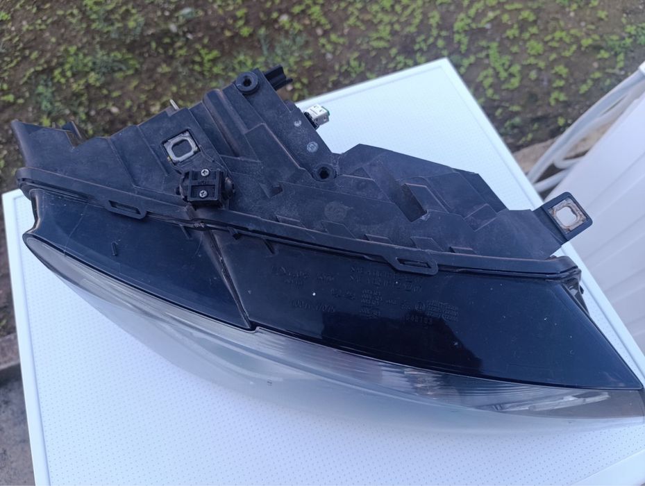 Оригинален фар за Audi Q5 8R