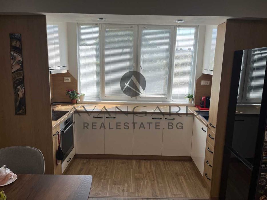 Продава се Тристаен апартамент в Пловдив, Христо Смирненски - 66 кв.м за 2319 €/кв.м - Снимка #4