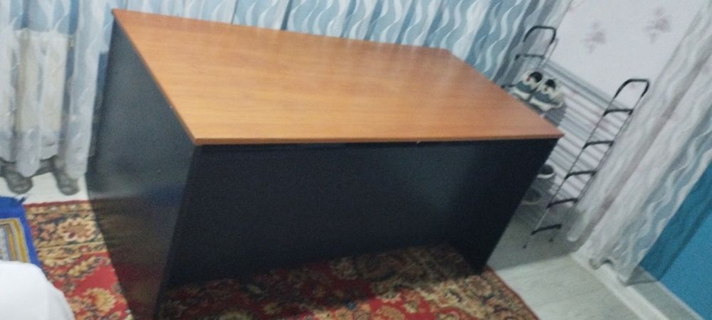 Продается стол,парта