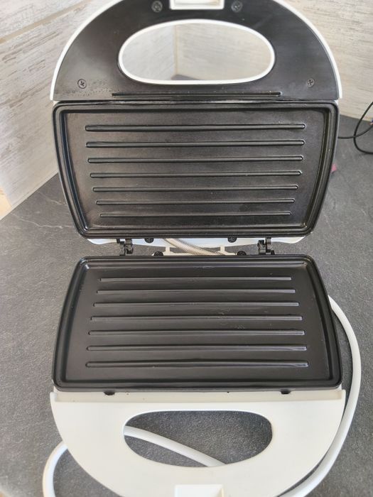 Sandwich- maker nou