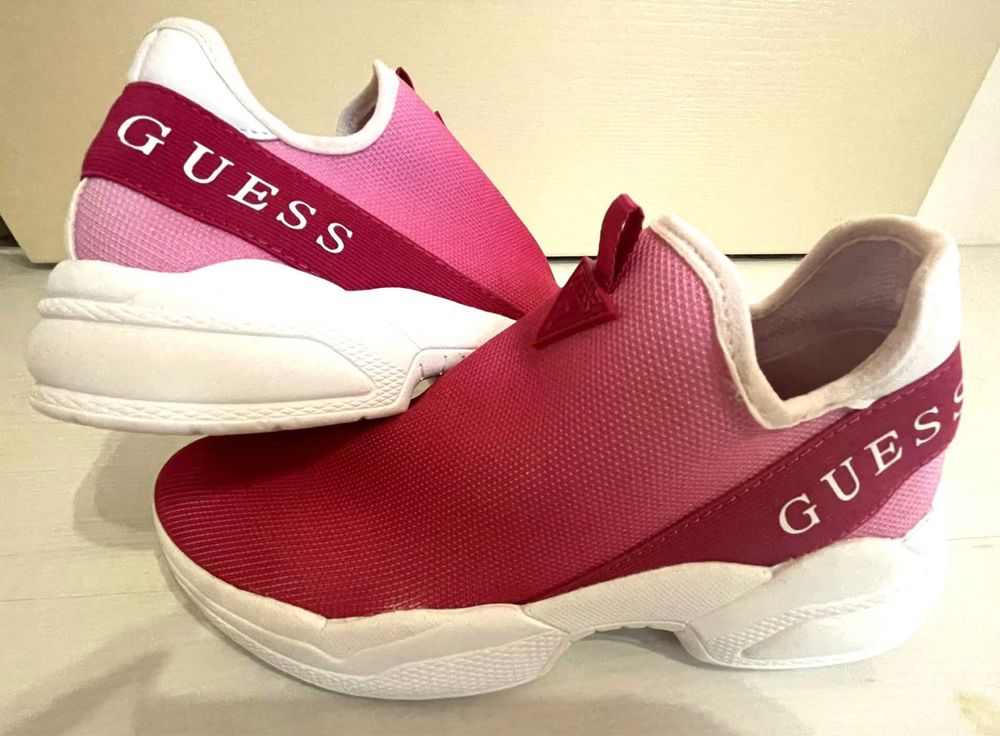 GUESS ориг.маратонки от Англия