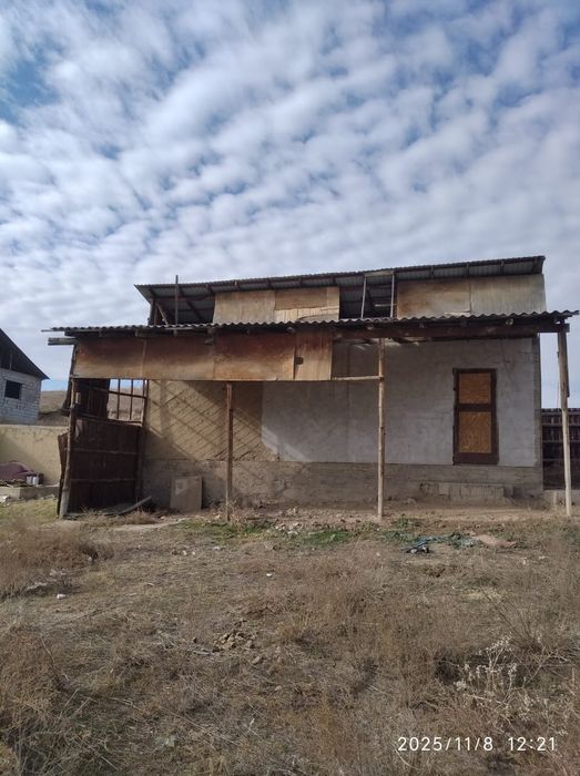 Времянка сатылады 9/4 участ 6соток батан дачасында