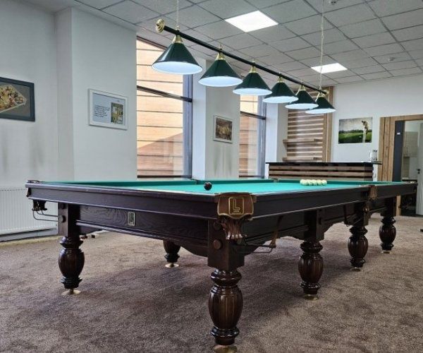 Продаётся  бильярдный стол "LEADER" ,billiard stoli