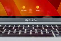 MacBook Pro 15" 2017 Touch Bar – i7 2.8GHz / 16GB RAM / 256GB SSD